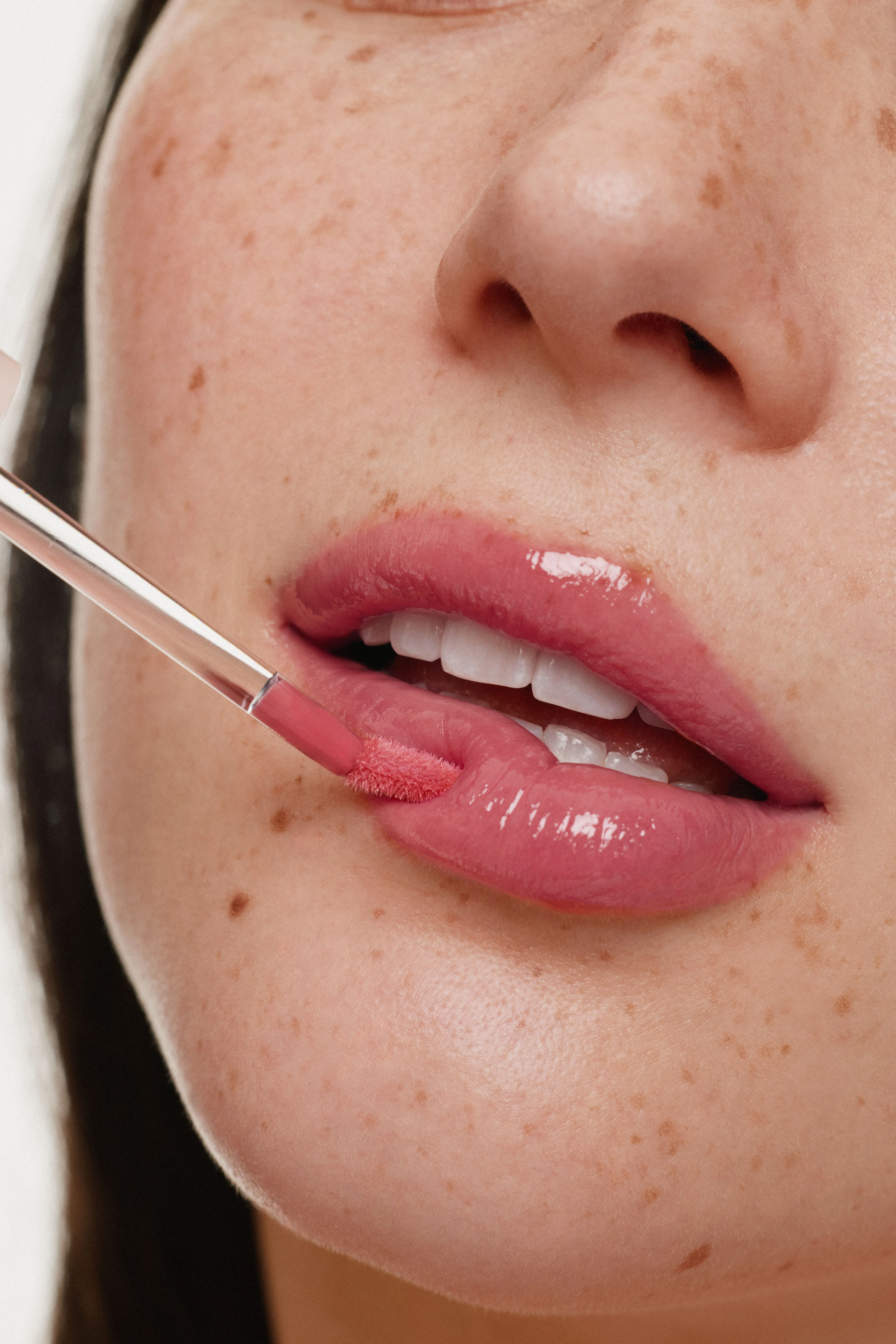 OVERGLAZE HYDRATING LIP GLOSS SLIP 5ml