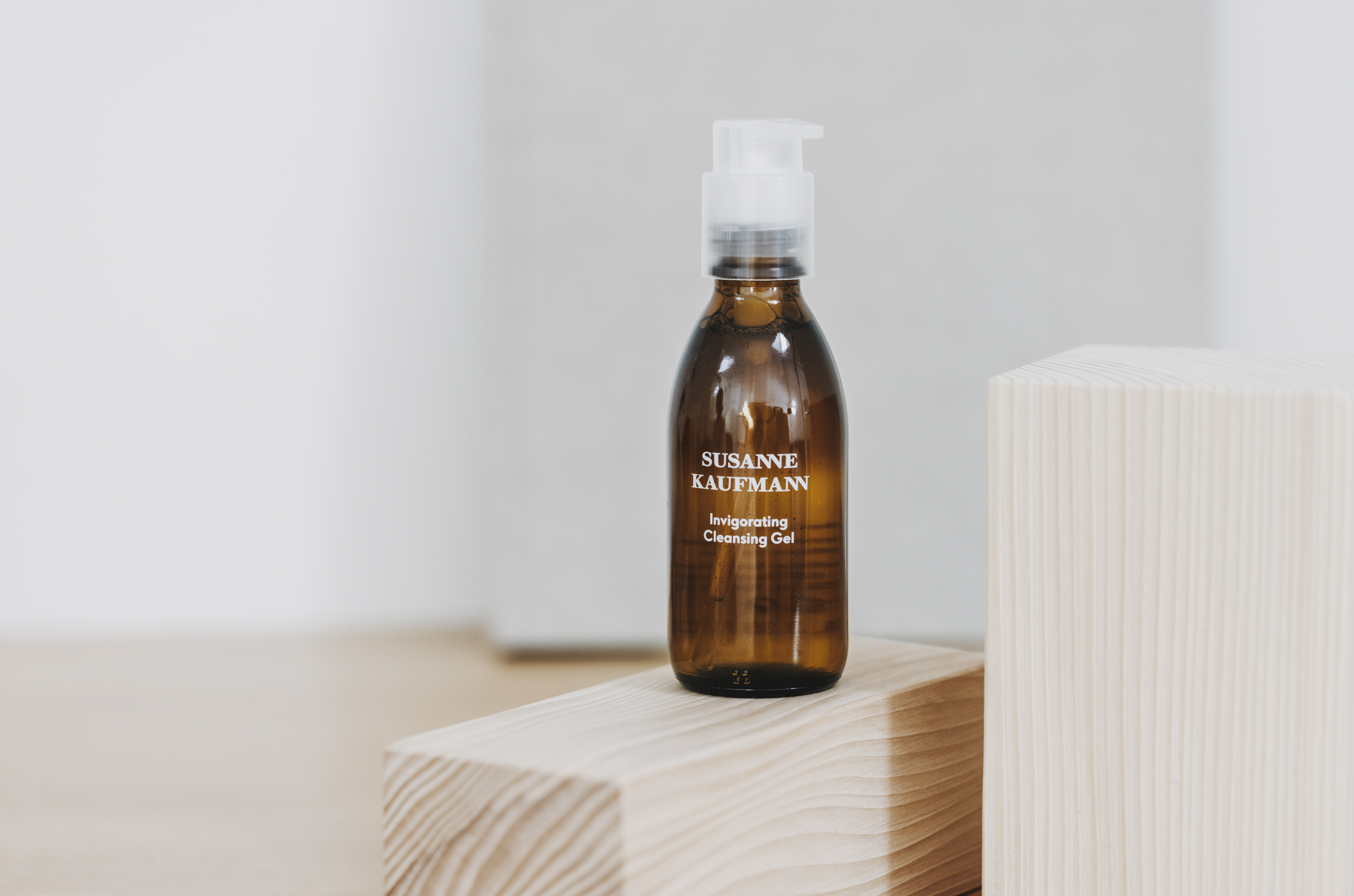 Invigorating-Cleansing-Gel AKTIVIERENDES REINIGUNGSGEL - Reinigungsgel Linie M 100ml